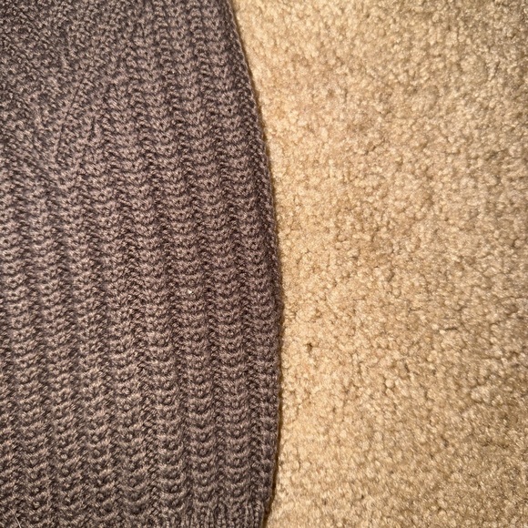 Athleta Gray V-Neck Chunky Knit Sweater - Picture 4 of 7